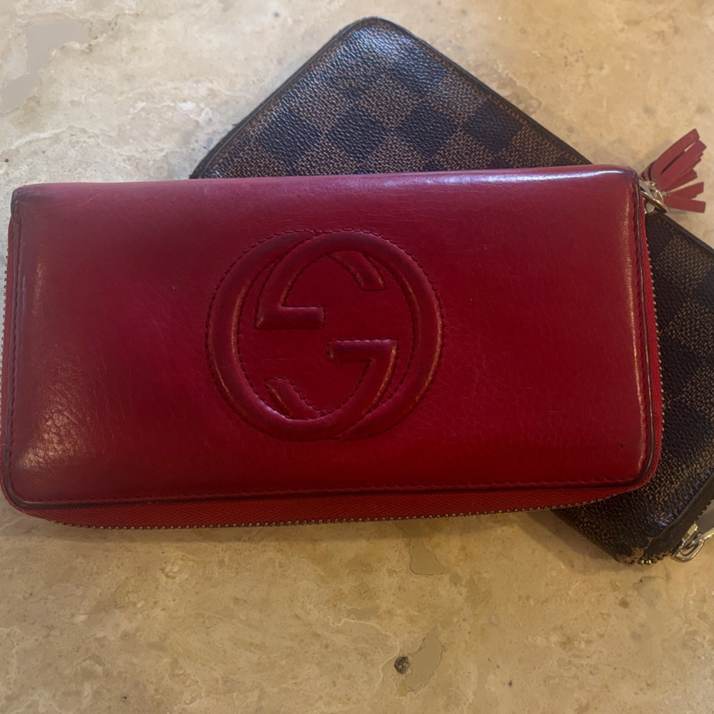 Life’s Gucci SALE💘 COA Gucci Soho Red Leather Wallet with Embossed GG Logo